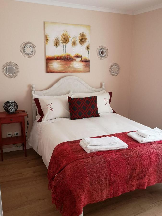 Feather House Sao Bartolomeu dos Galegos e Moledo ภายนอก รูปภาพ